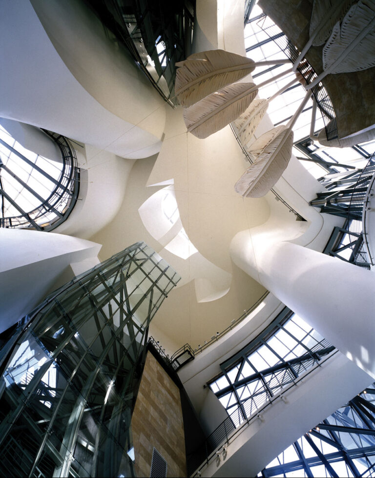 Interior del Museo Guggenheim Bilbao. © FMGB Guggenheim Bilbao Museoa, Bilbao 2024. Foto: Erika Ede